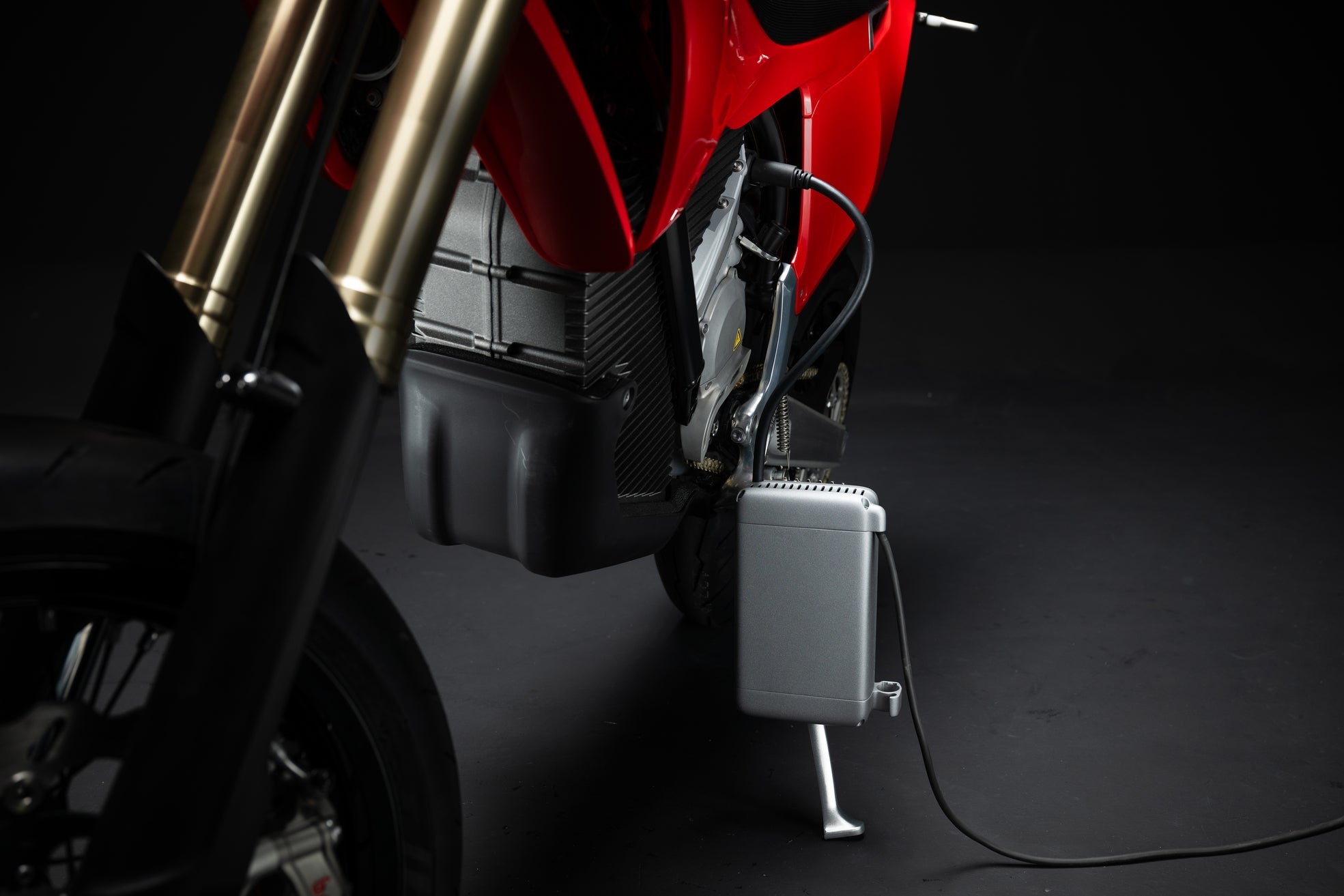 STARK VARG SM - L3e Captron Performance