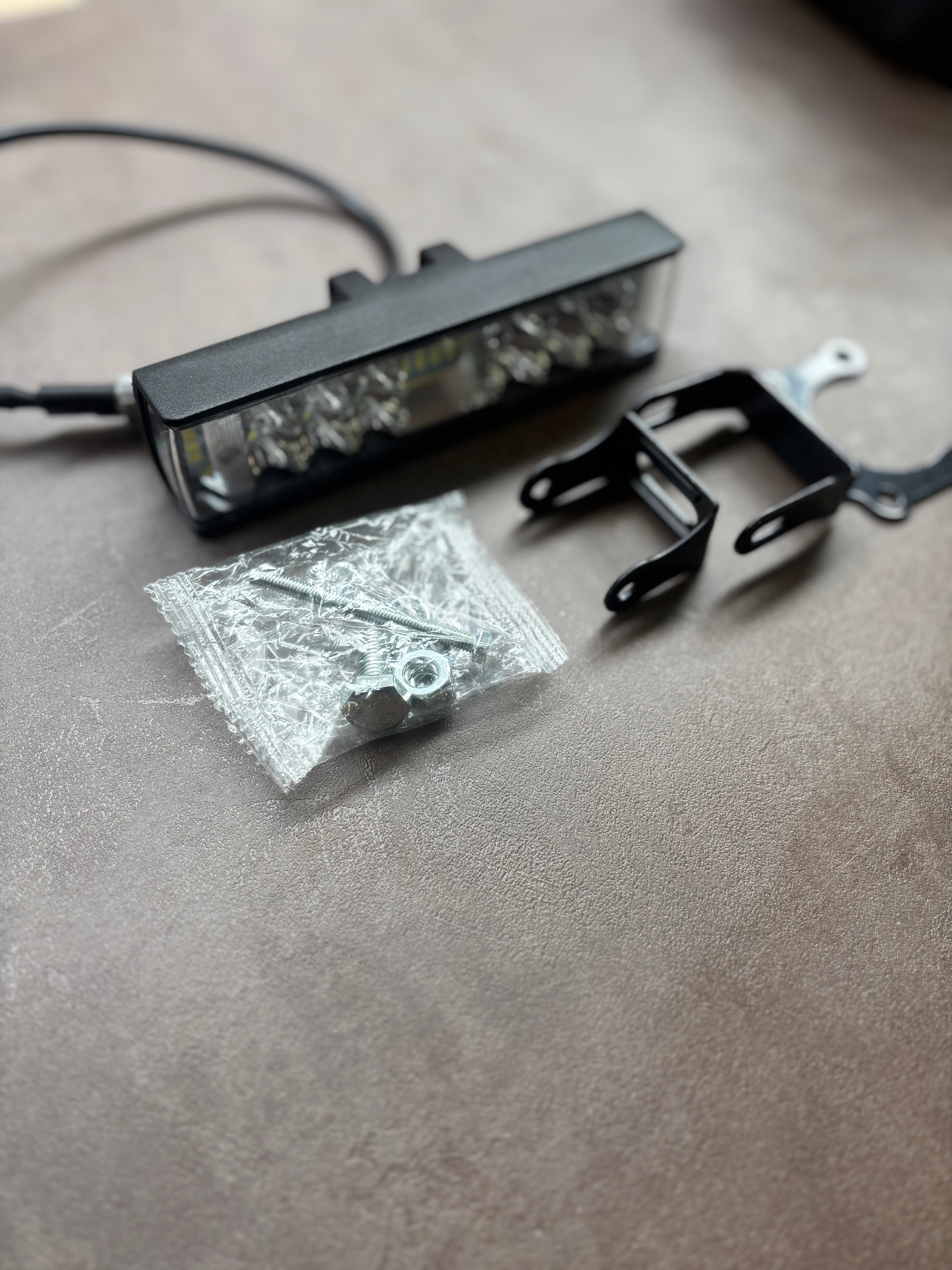 SUE RON - LED Frontscheinwerfer *Sport*