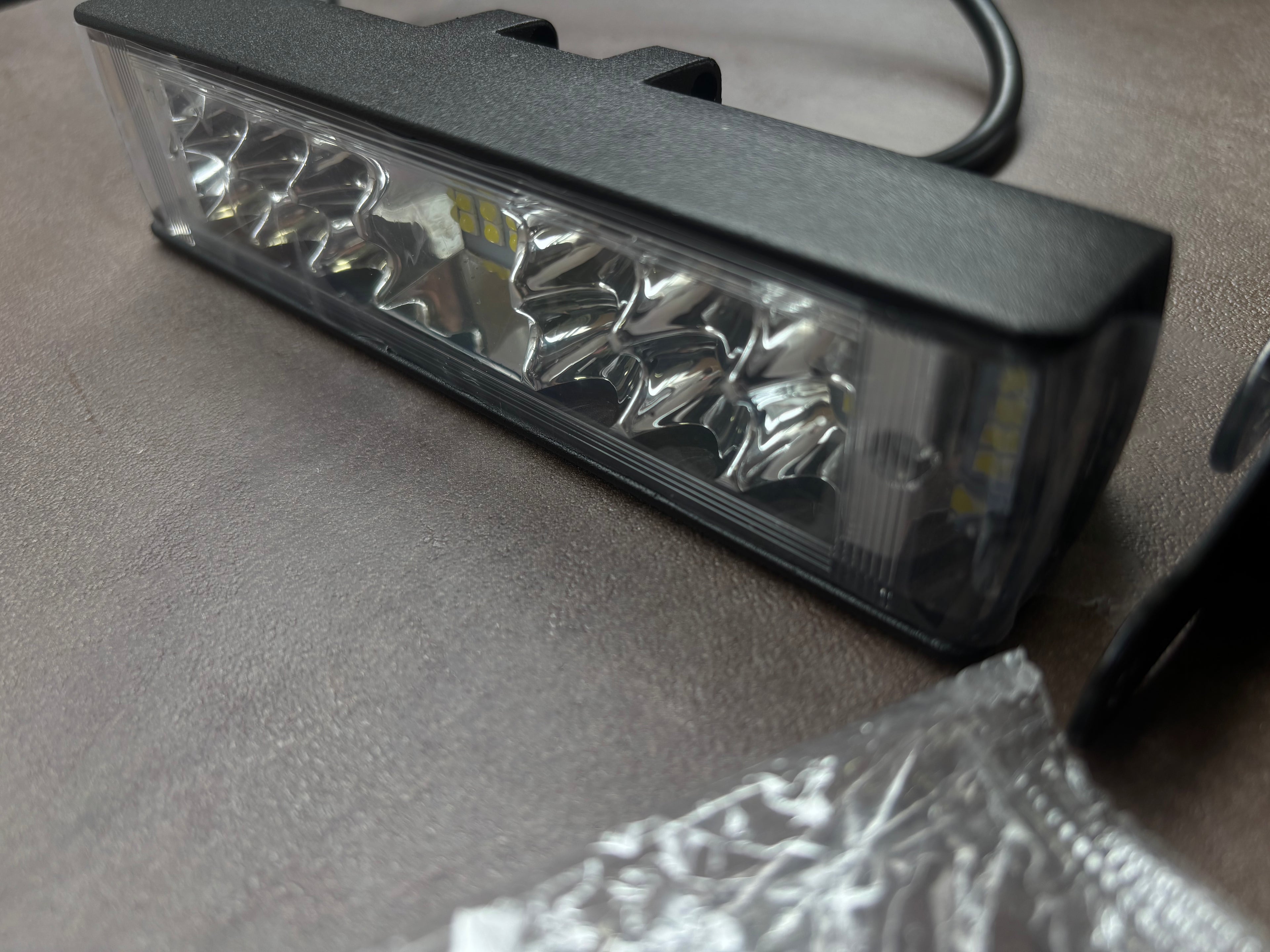 SUE RON - LED Frontscheinwerfer *Sport*